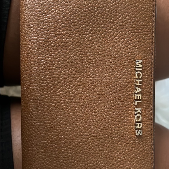 A small black mark on the front(as shown in the picture) - Picture 2 of 4